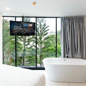 Suite con letto king size d'angolo